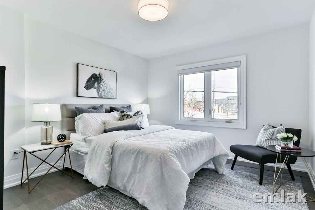 Three-bedroom brick house with garden in Uptown 4